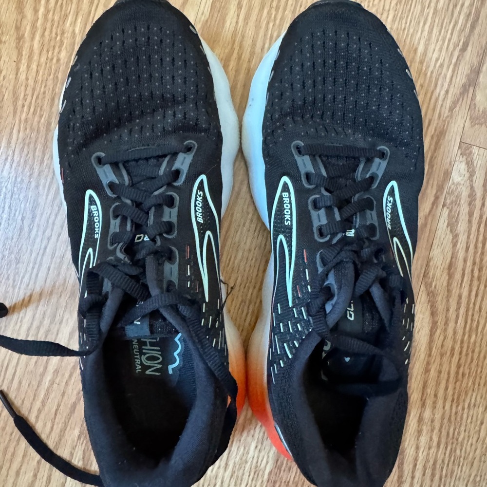 Womens Brooks Black, White, and Orange Glycerin Running Sneakers. Size 8 - Picture 5 of 9